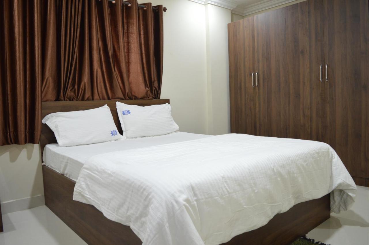 Royal Star Hotels Bangalore Bagian luar foto