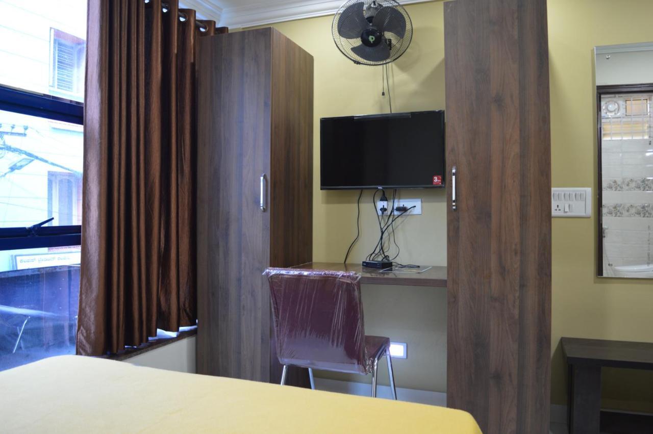 Royal Star Hotels Bangalore Bagian luar foto